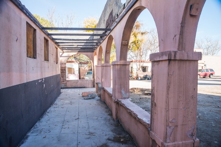 Can You Sell a House That Needs Repairs in Oakland?